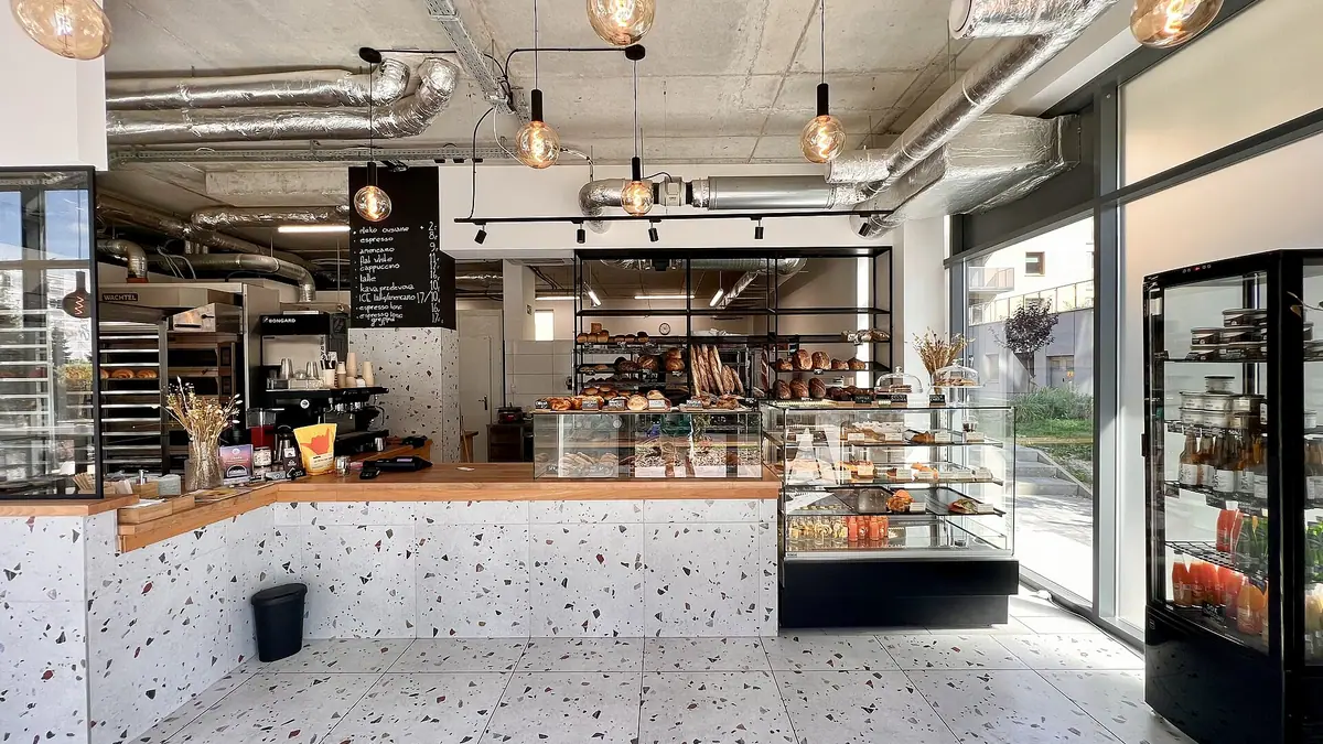 Tan Lan Bakery – bakery in Colwyn Bay town centre